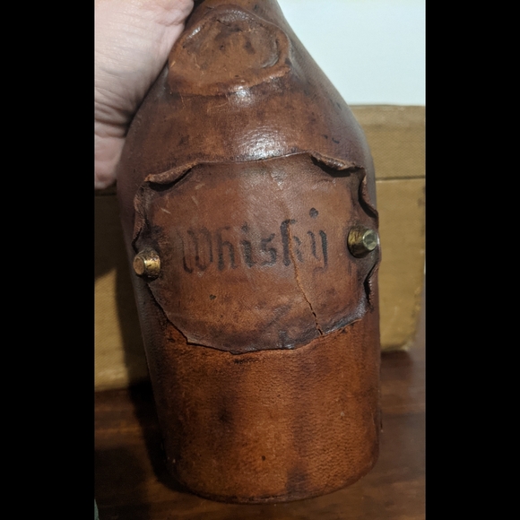 Antique Distressed Real Leather Covered Italian Whisky Decanter - Picture 3 of 12